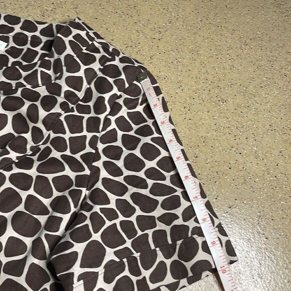 Charter Club Giraffe print brown and cream short sleeve jacket faux wood buttons - Picture 13 of 13